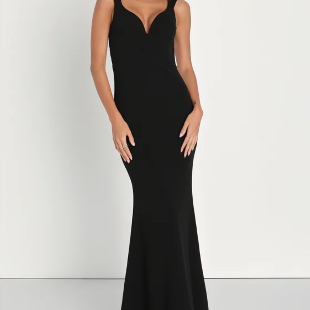 Lulu's Black V-Neck Maxi Dress